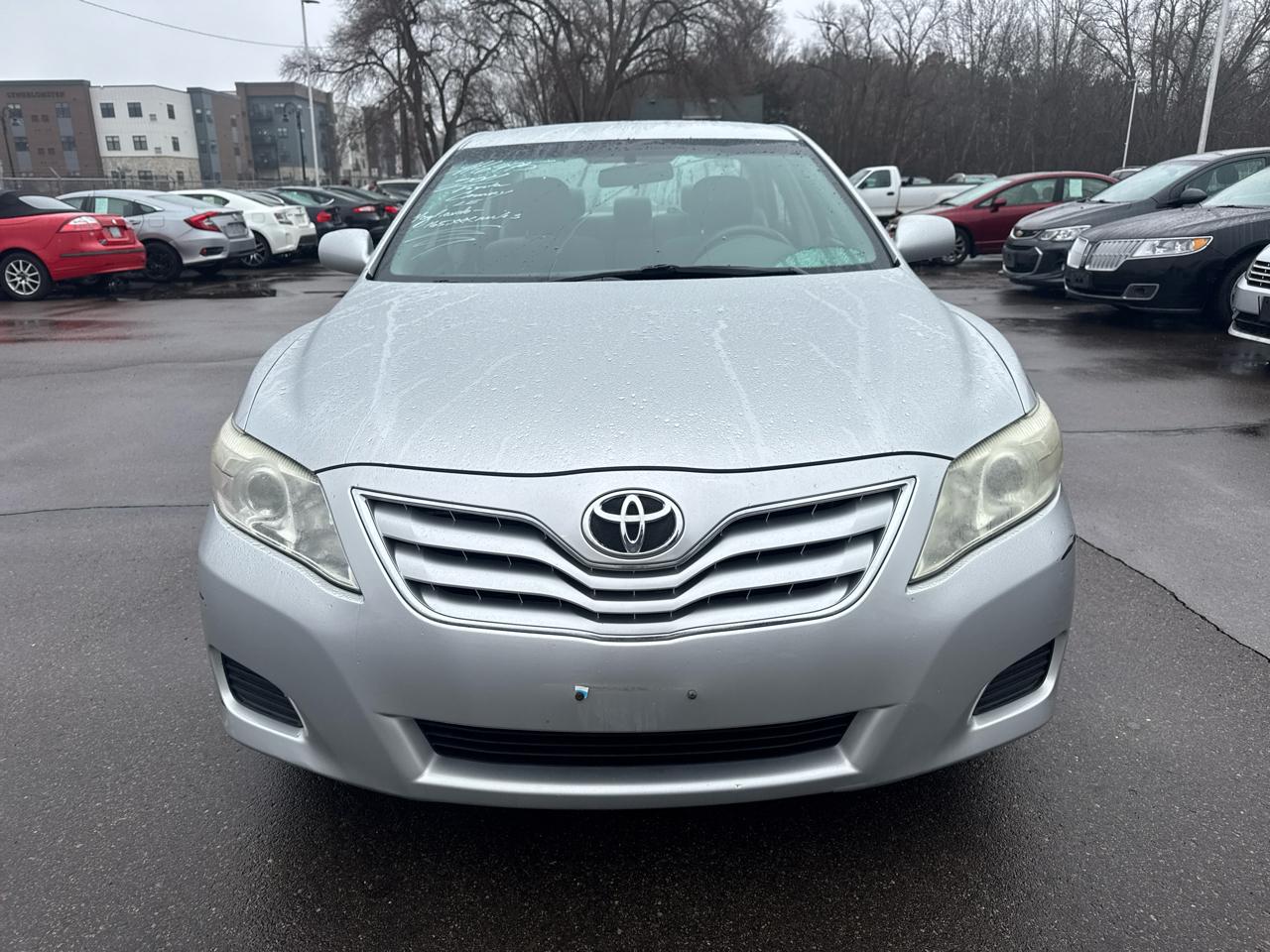 Toyota Camry 4dr Sdn I4 Man LE (Natl) 2011