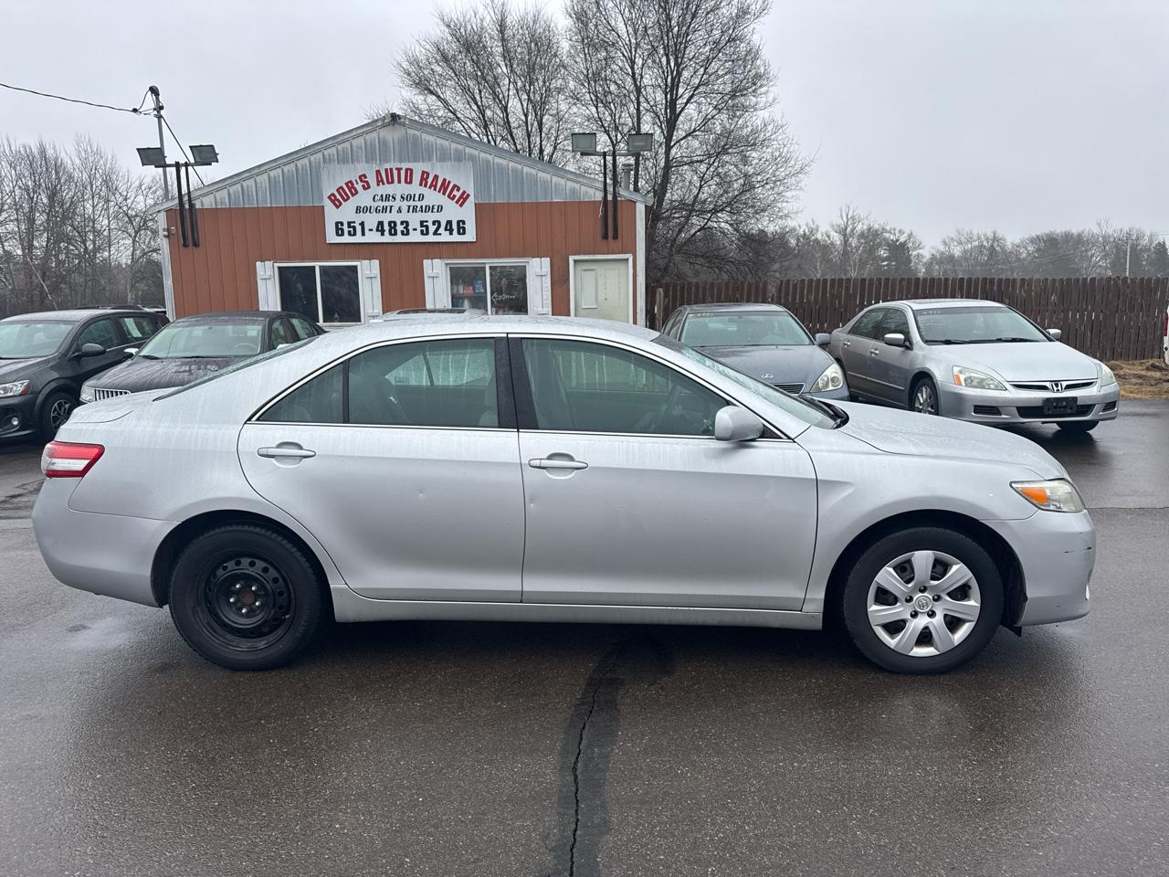 Toyota Camry 4dr Sdn I4 Man LE (Natl) 2011