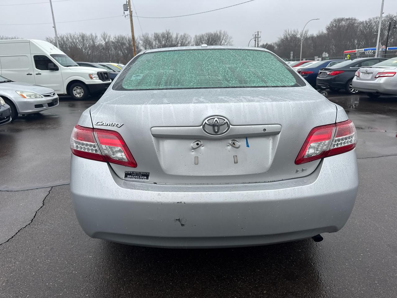 Toyota Camry 4dr Sdn I4 Man LE (Natl) 2011