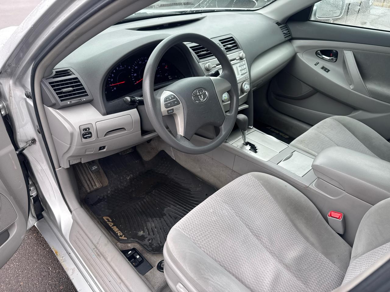 Toyota Camry 4dr Sdn I4 Man LE (Natl) 2011