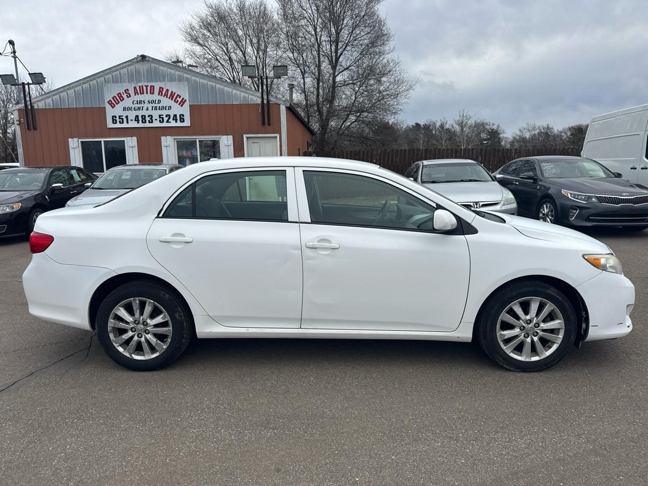 Toyota Corolla 4dr Sdn Man (Natl) 2009