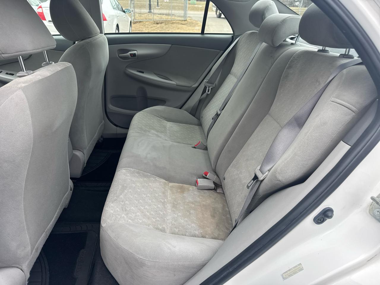 Toyota Corolla 4dr Sdn Man (Natl) 2009