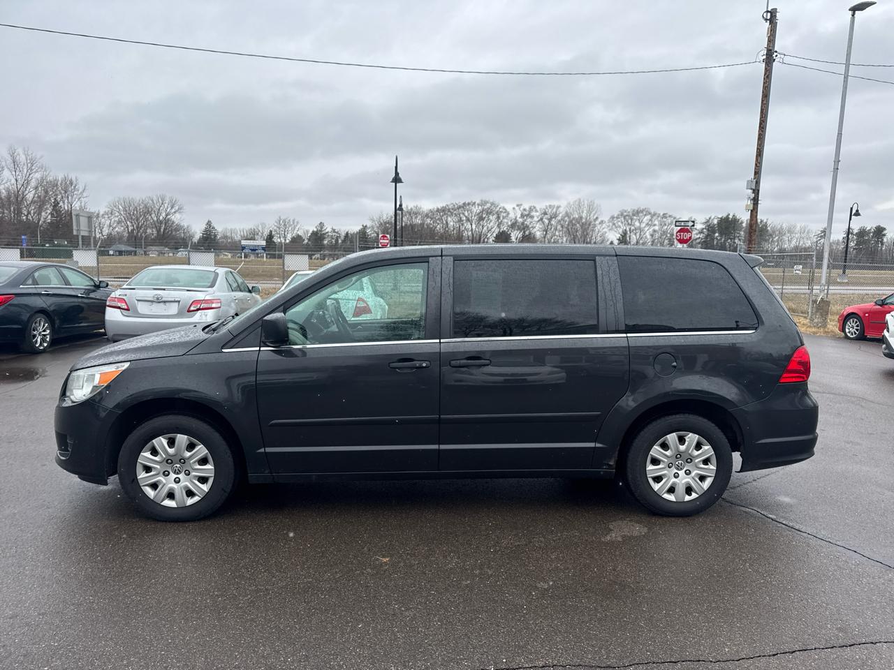 Volkswagen Routan 4dr Wgn S 2012