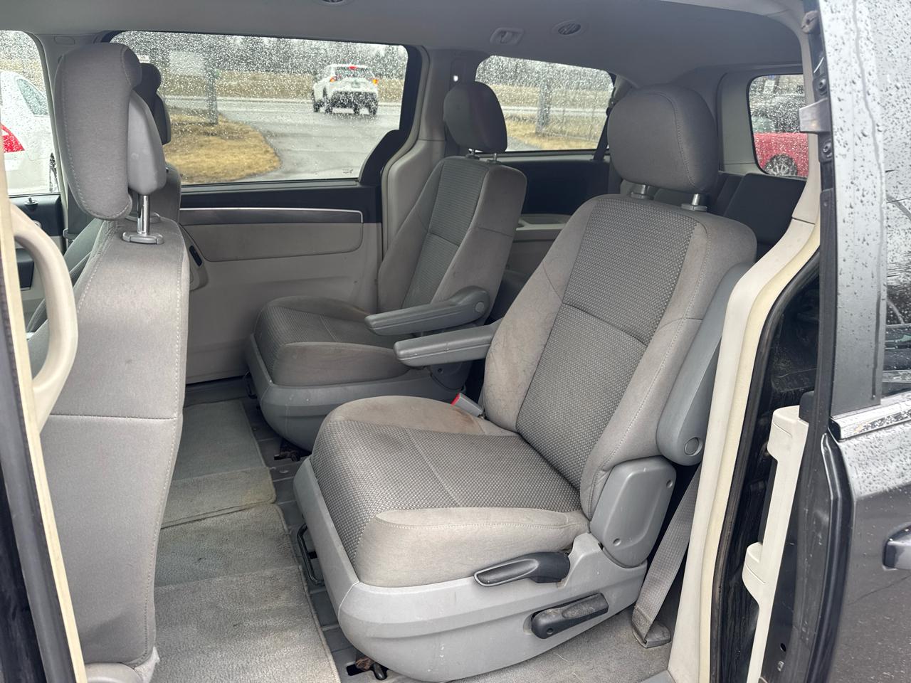 Volkswagen Routan 4dr Wgn S 2012