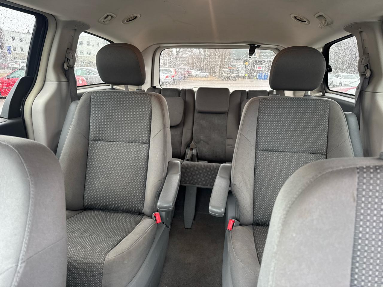 Volkswagen Routan 4dr Wgn S 2012
