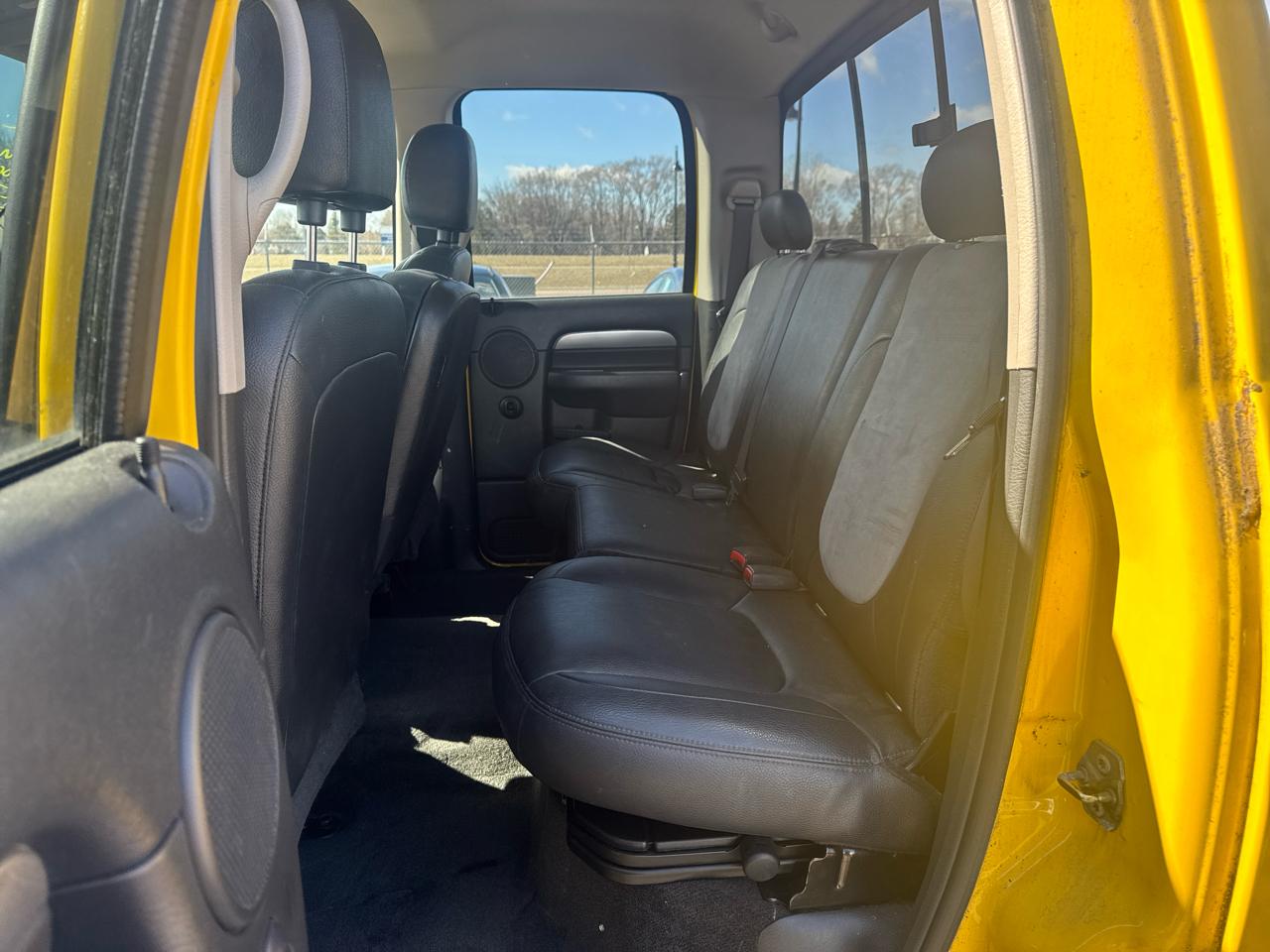 Dodge Ram 2500 4dr Quad Cab 140.5" WB 4WD SLT 2005