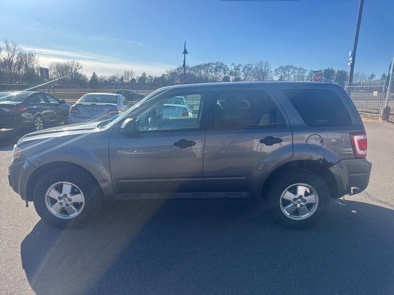 Ford Escape FWD 4dr XLS 2011