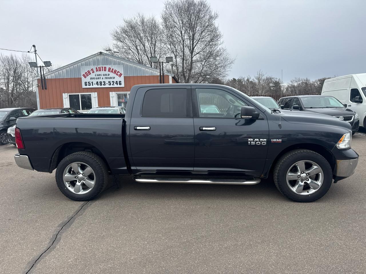 RAM 1500 4WD Crew Cab 140.5" Big Horn 2015