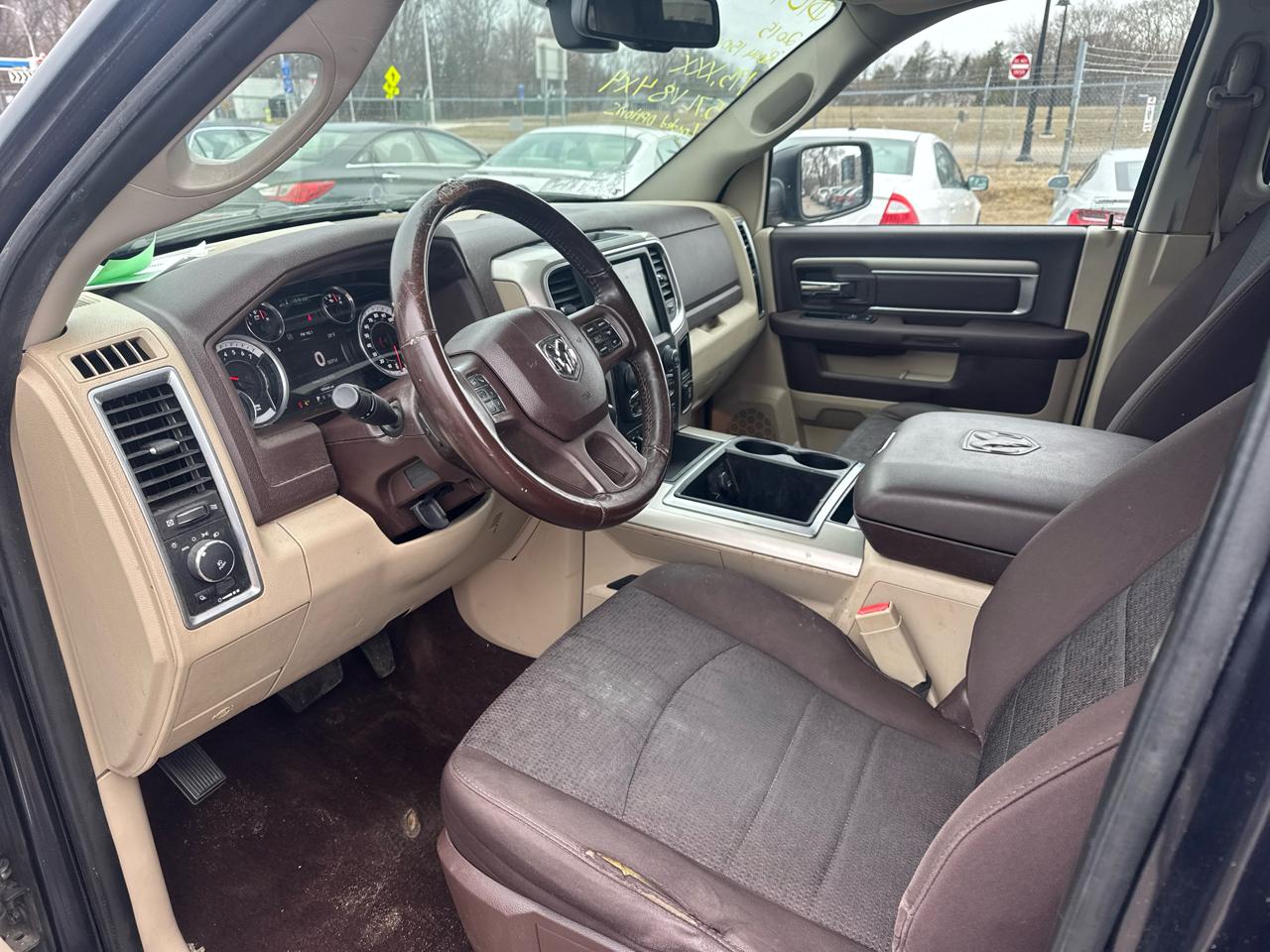 RAM 1500 4WD Crew Cab 140.5" Big Horn 2015