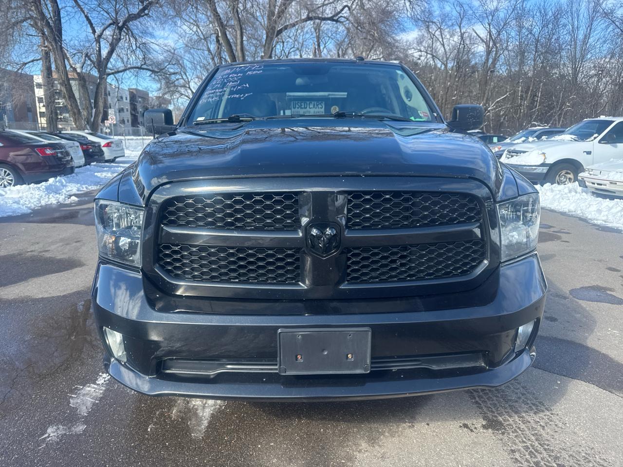 RAM 1500 Express 4x4 Crew Cab 5'7" Box 2017