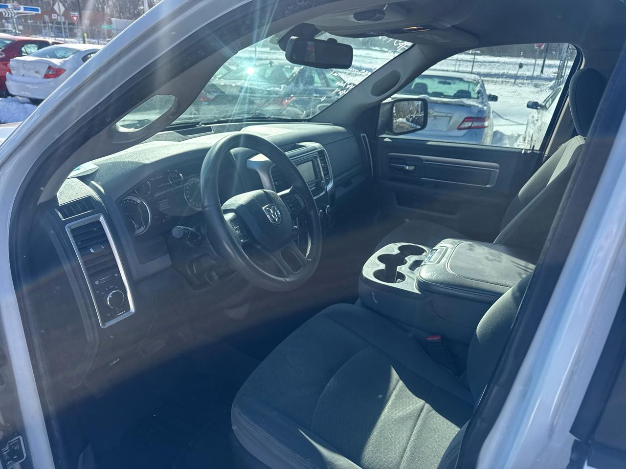 RAM 1500 4WD Quad Cab 140.5" SLT 2013