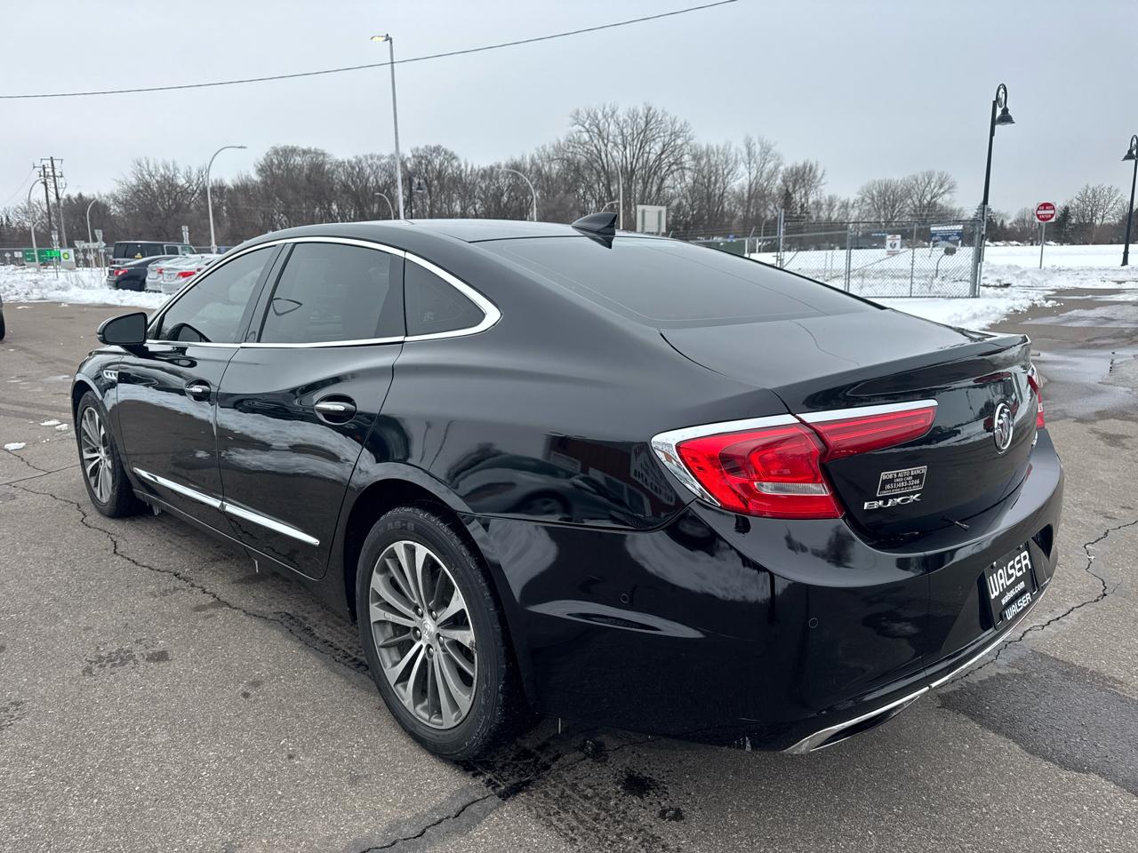 Buick LaCrosse 4dr Sdn Premium AWD 2017