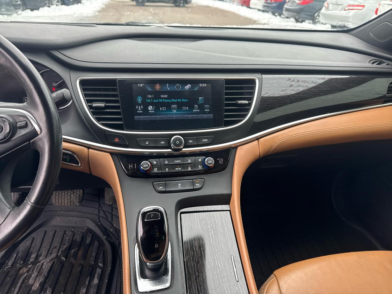 Buick LaCrosse 4dr Sdn Premium AWD 2017