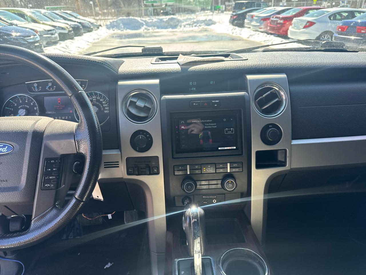 Ford F-150 4WD SuperCrew 145" Lariat 2012