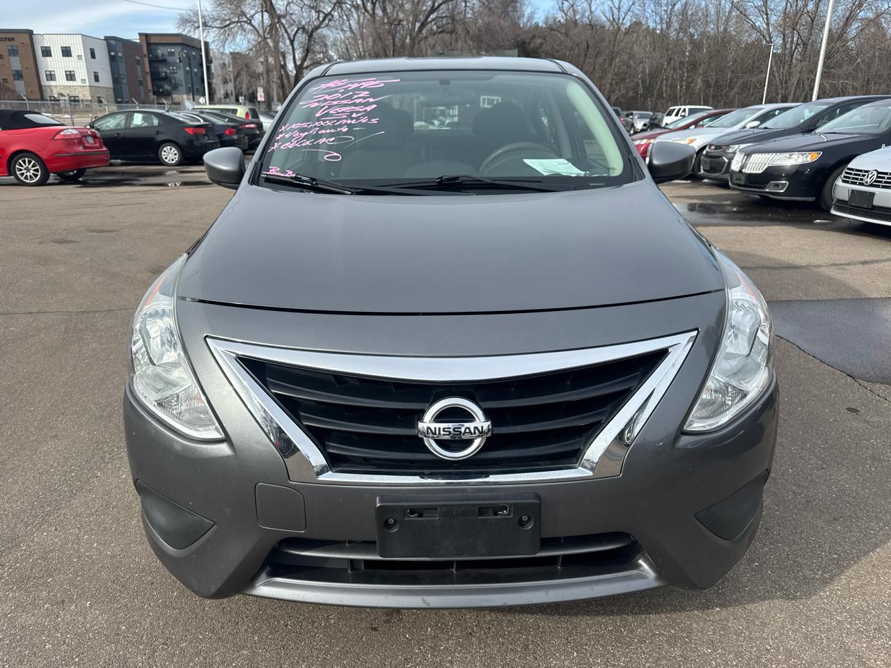 Nissan Versa Sedan SV CVT 2017