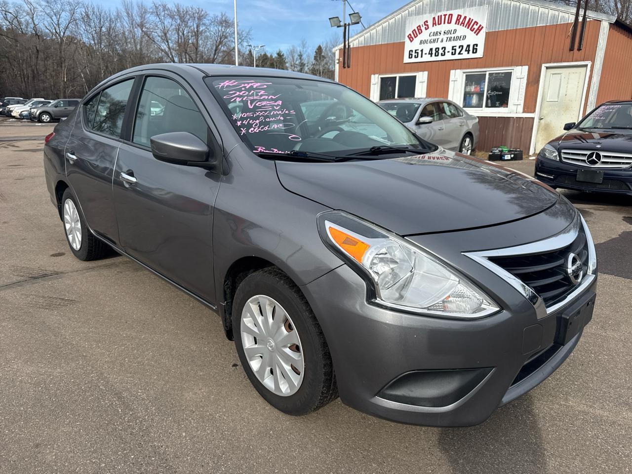 Nissan Versa Sedan SV CVT 2017