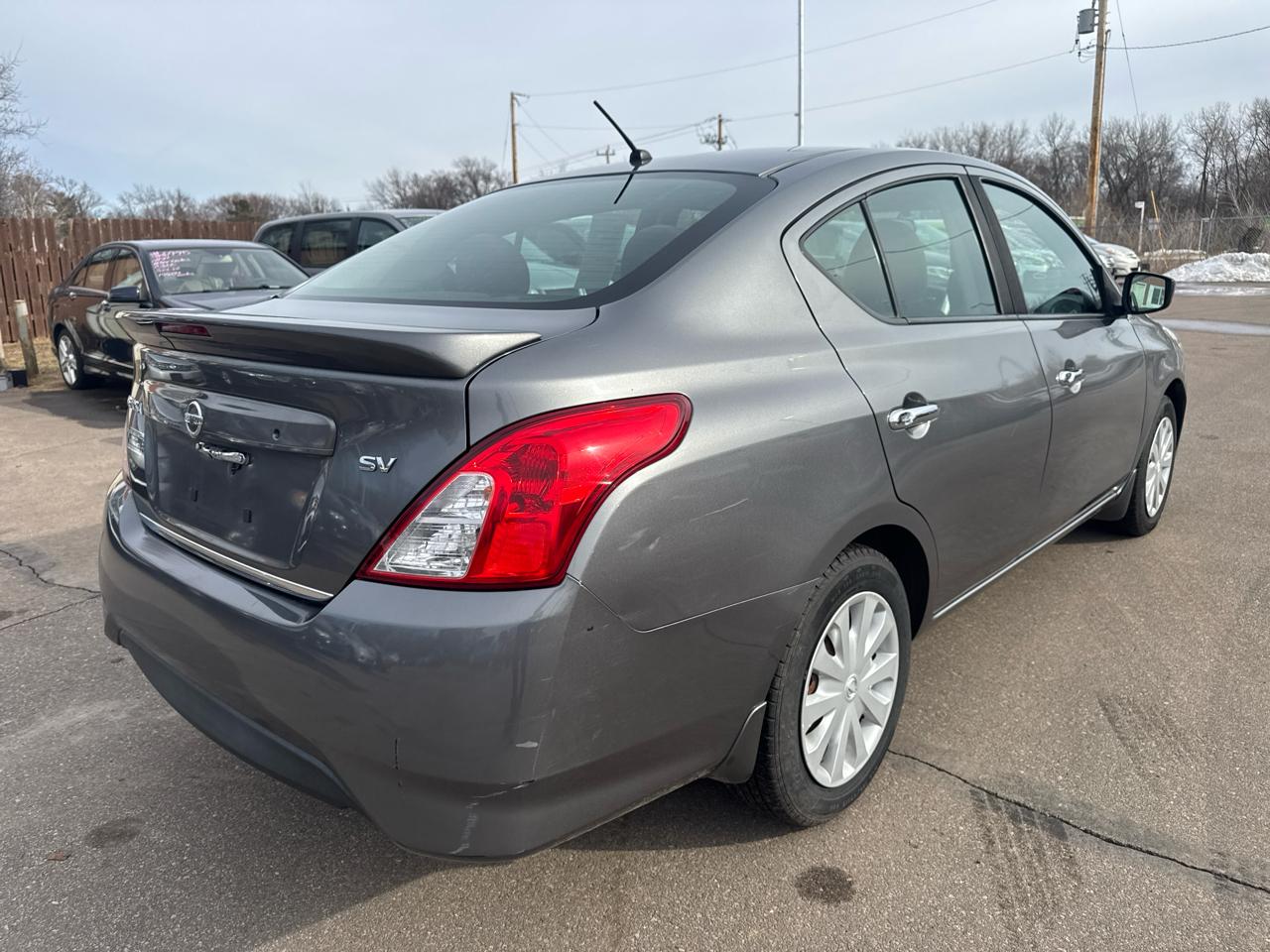 Nissan Versa Sedan SV CVT 2017