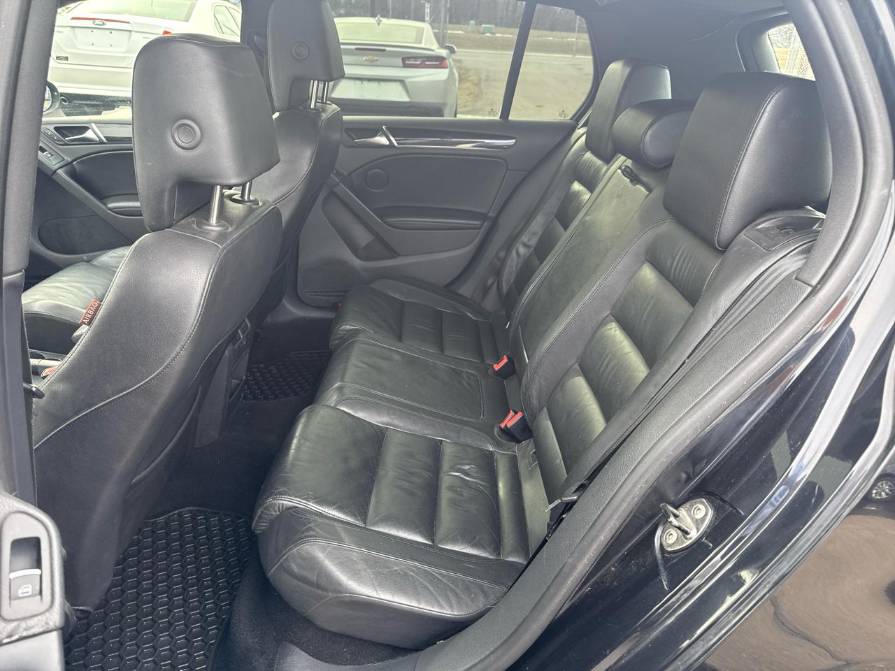 Volkswagen GTI 4dr HB DSG 2011