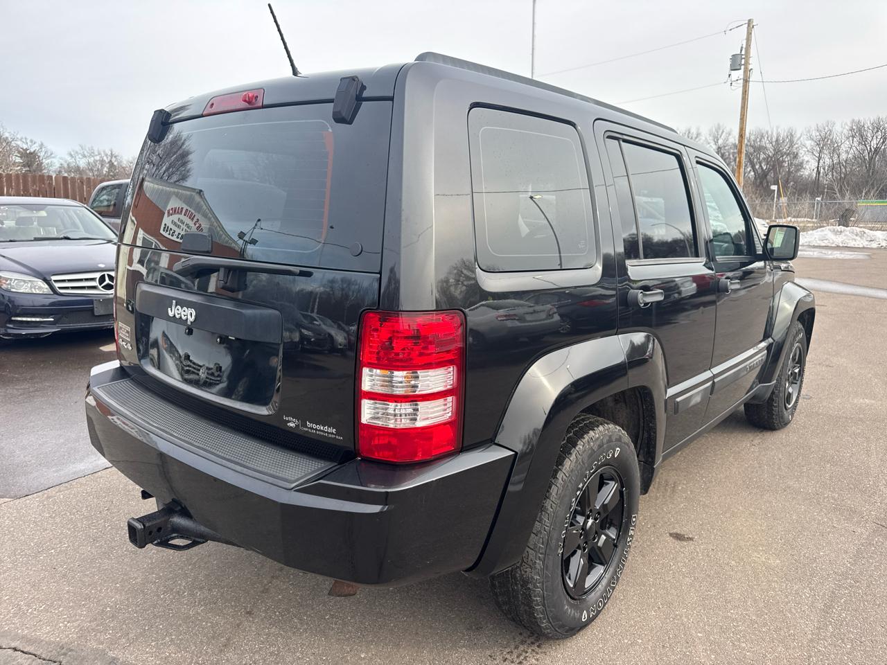 Jeep Liberty 4WD 4dr Sport 2012