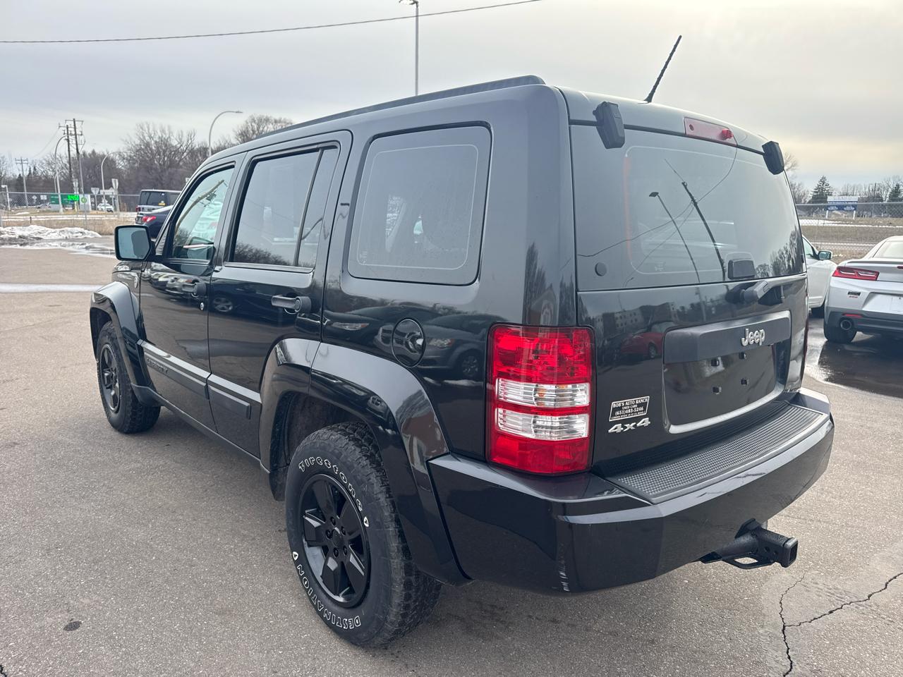 Jeep Liberty 4WD 4dr Sport 2012