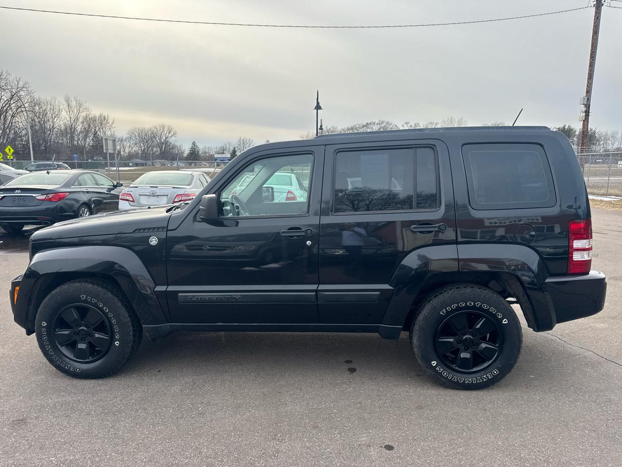 Jeep Liberty 4WD 4dr Sport 2012