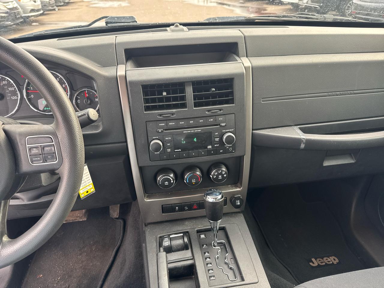 Jeep Liberty 4WD 4dr Sport 2012