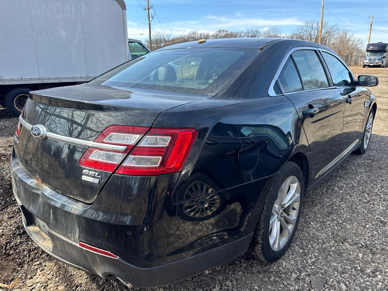 Ford Taurus 4dr Sdn SEL AWD 2013