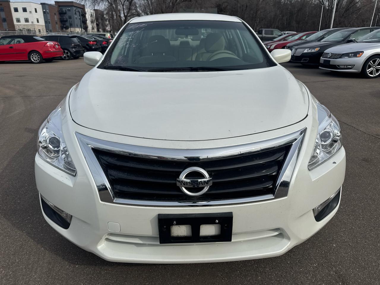 Nissan Altima 4dr Sdn I4 2.5 S 2014