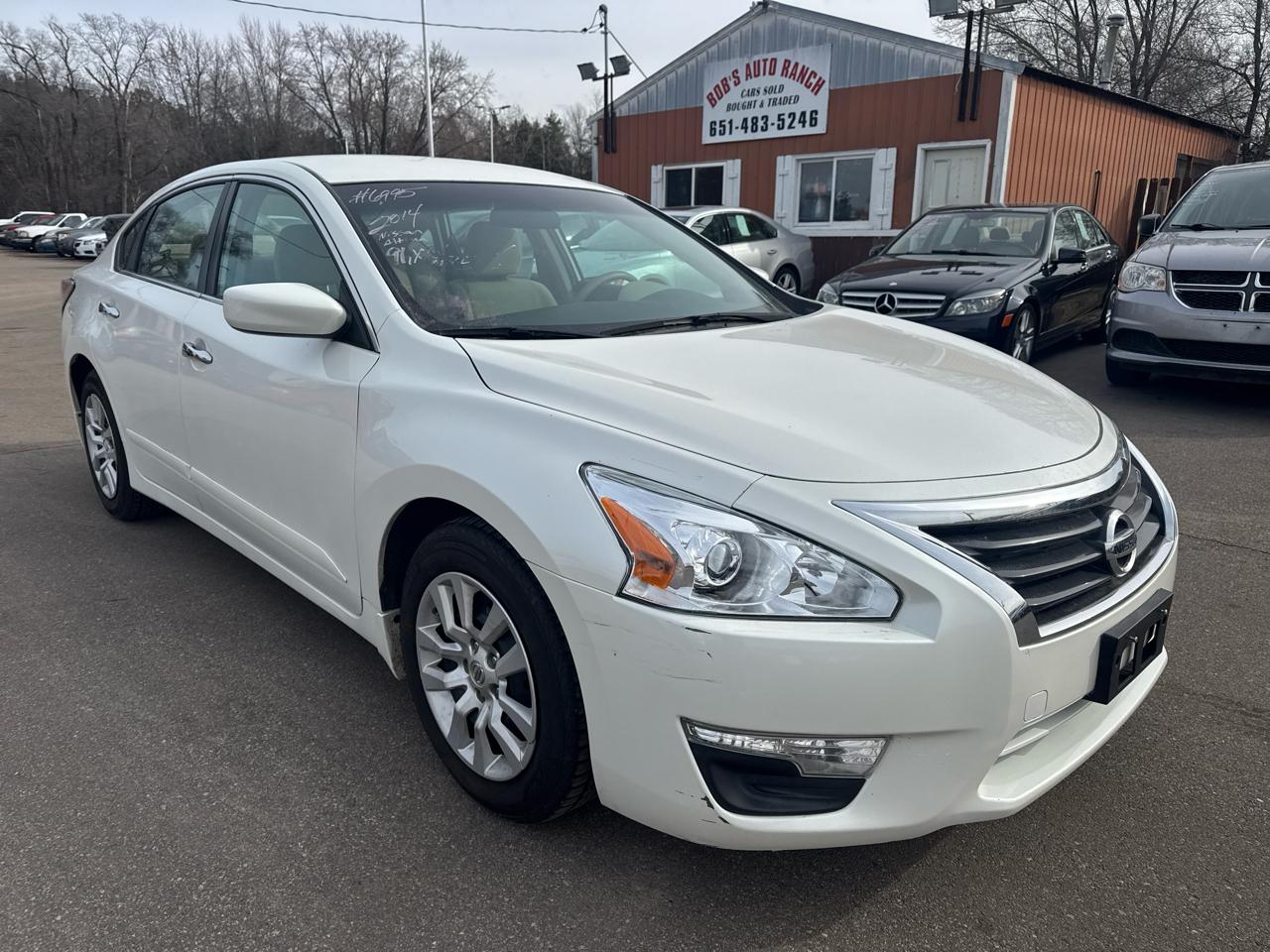 Nissan Altima 4dr Sdn I4 2.5 S 2014