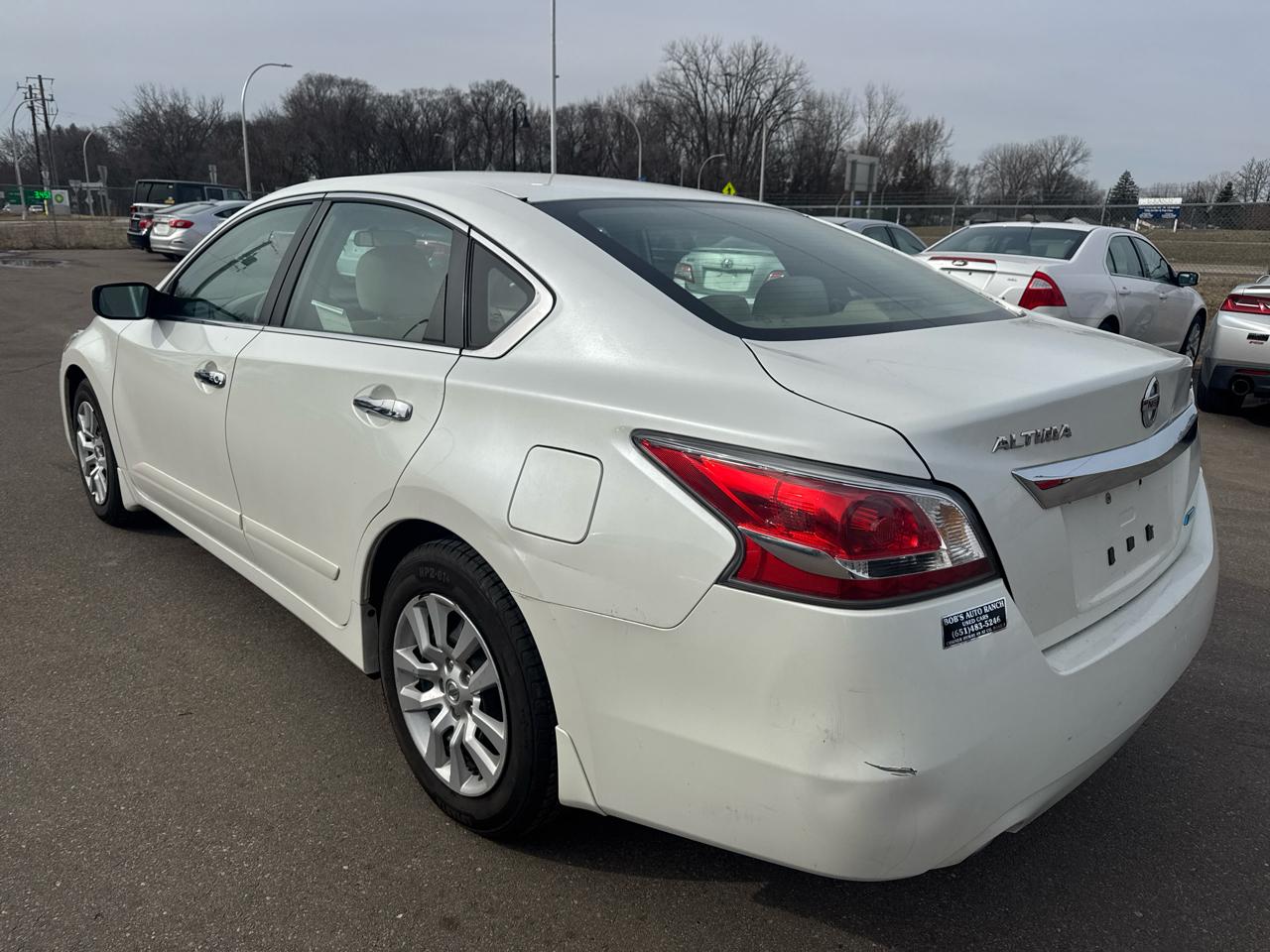 Nissan Altima 4dr Sdn I4 2.5 S 2014