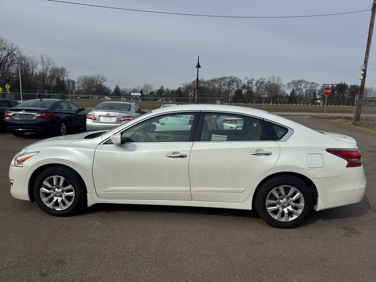 Nissan Altima 4dr Sdn I4 2.5 S 2014