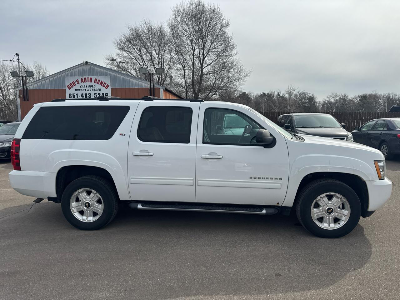 Chevrolet Suburban 4WD 4dr 1500 LT 2013