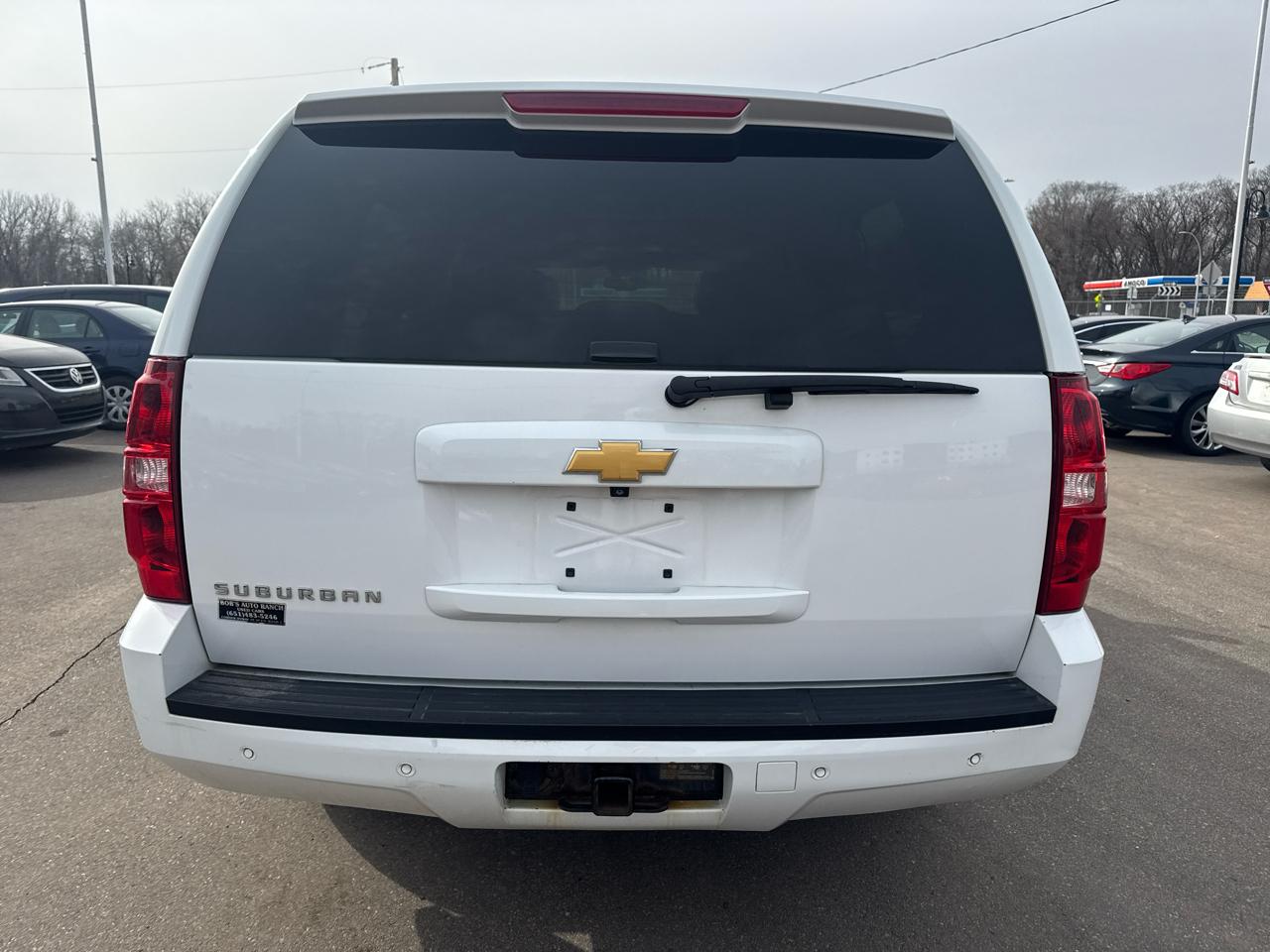Chevrolet Suburban 4WD 4dr 1500 LT 2013