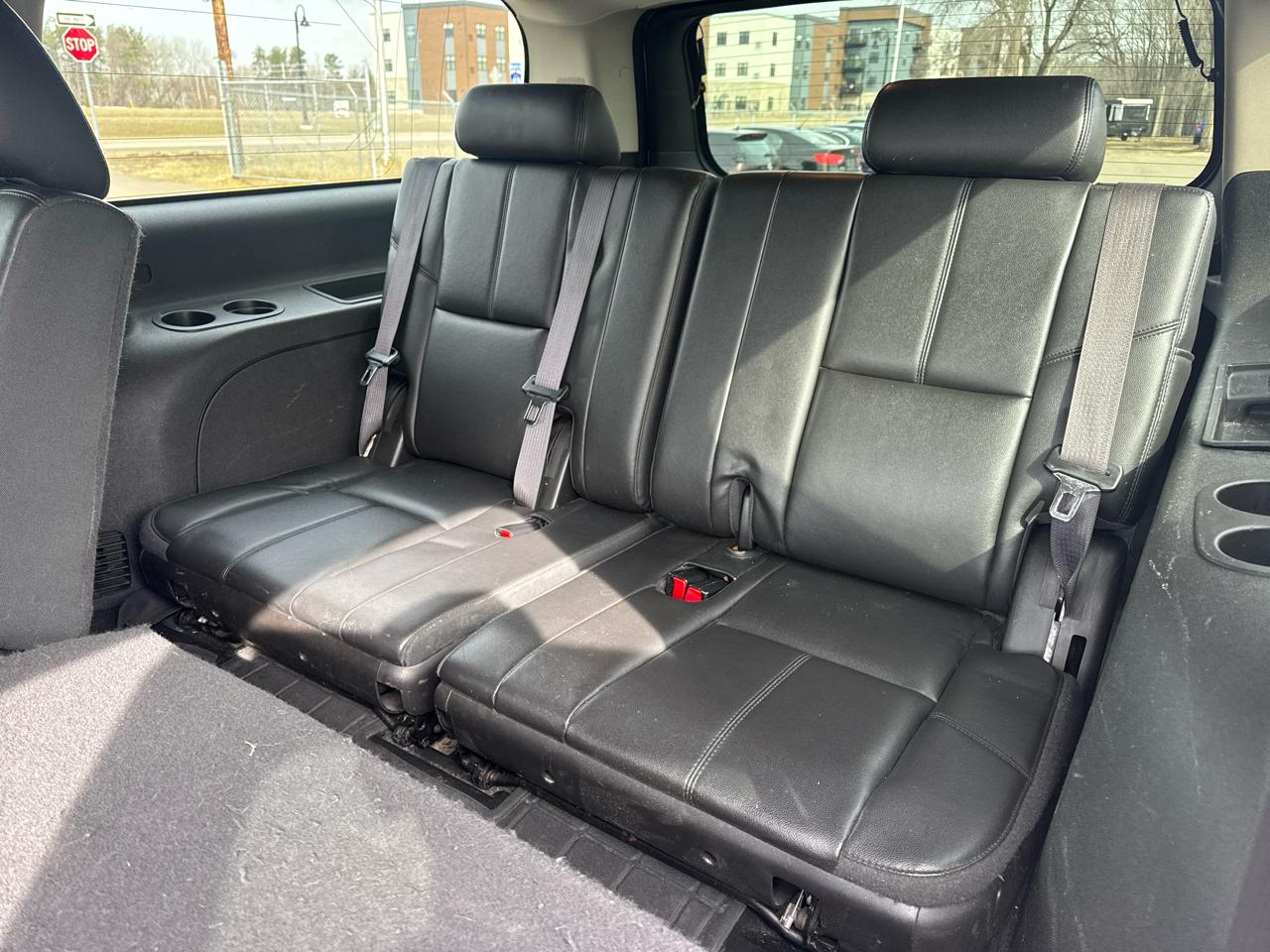 Chevrolet Suburban 4WD 4dr 1500 LT 2013