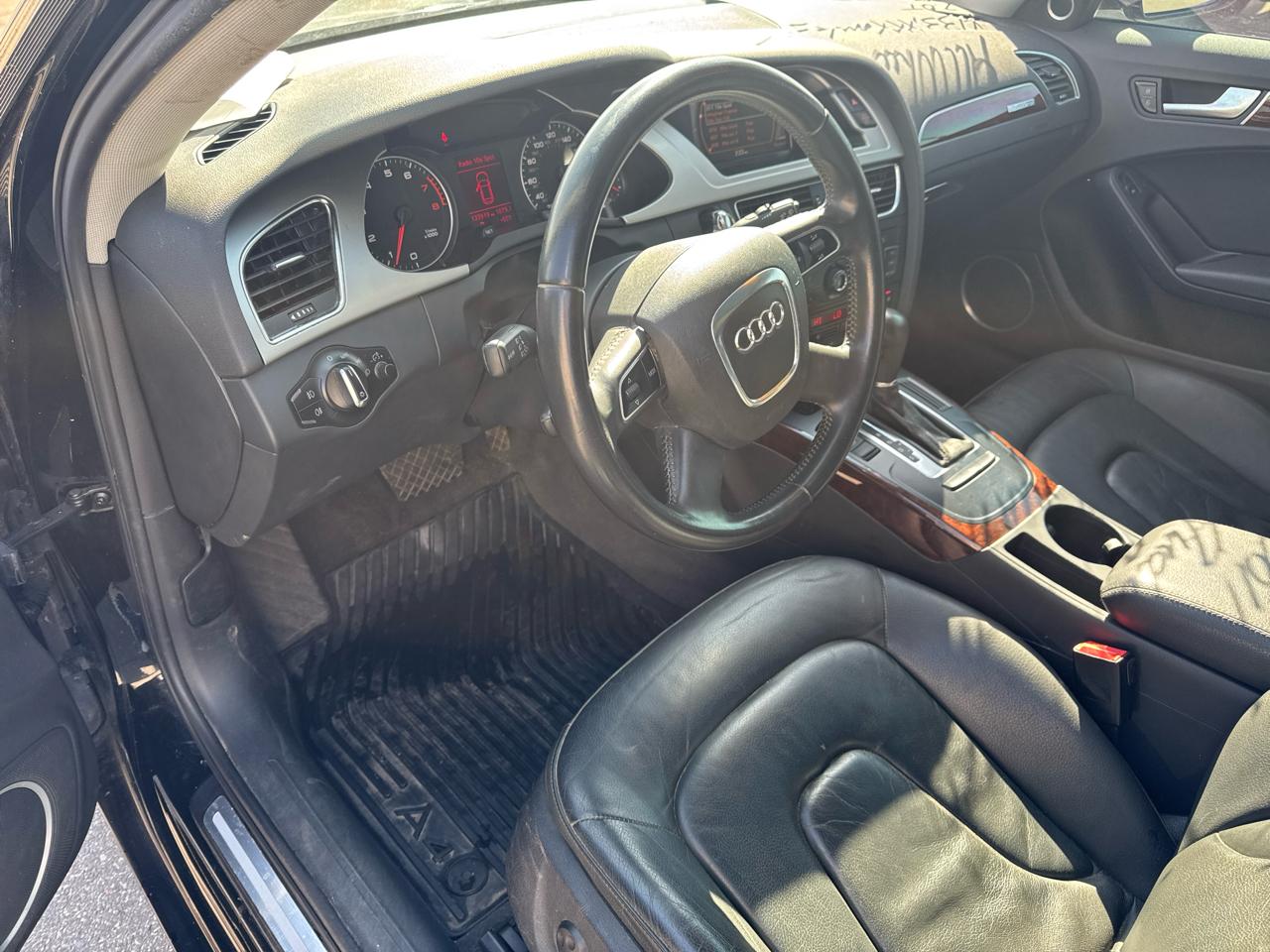 Audi A4 4dr Avant Wgn Auto quattro 2.0T Premium Plus 2011