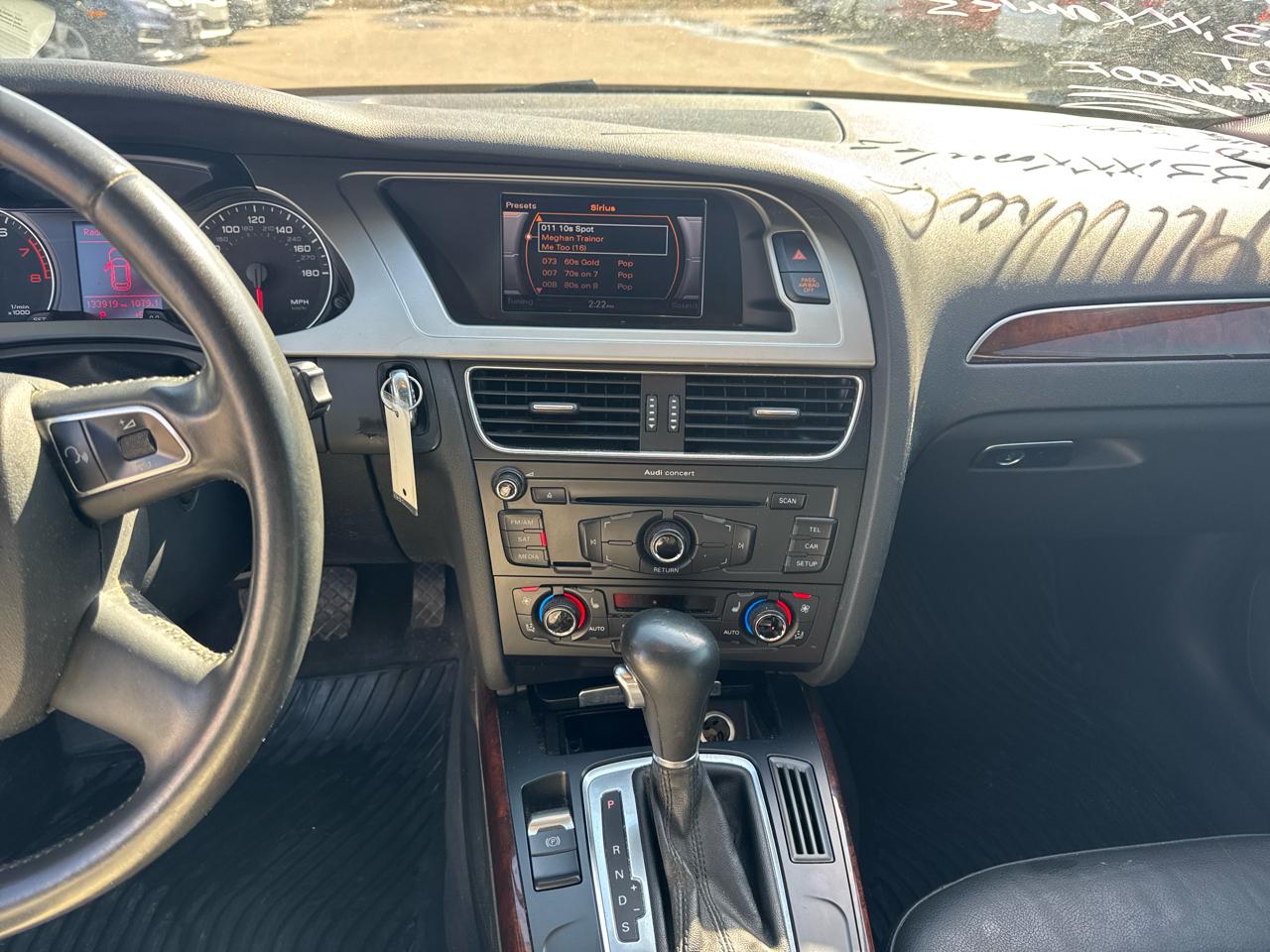 Audi A4 4dr Avant Wgn Auto quattro 2.0T Premium Plus 2011