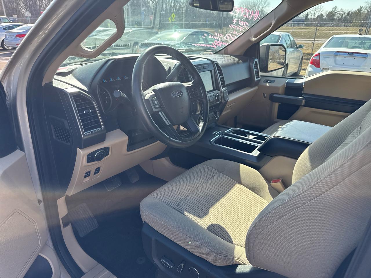 Ford F-150 2WD SuperCrew 145" XLT 2017