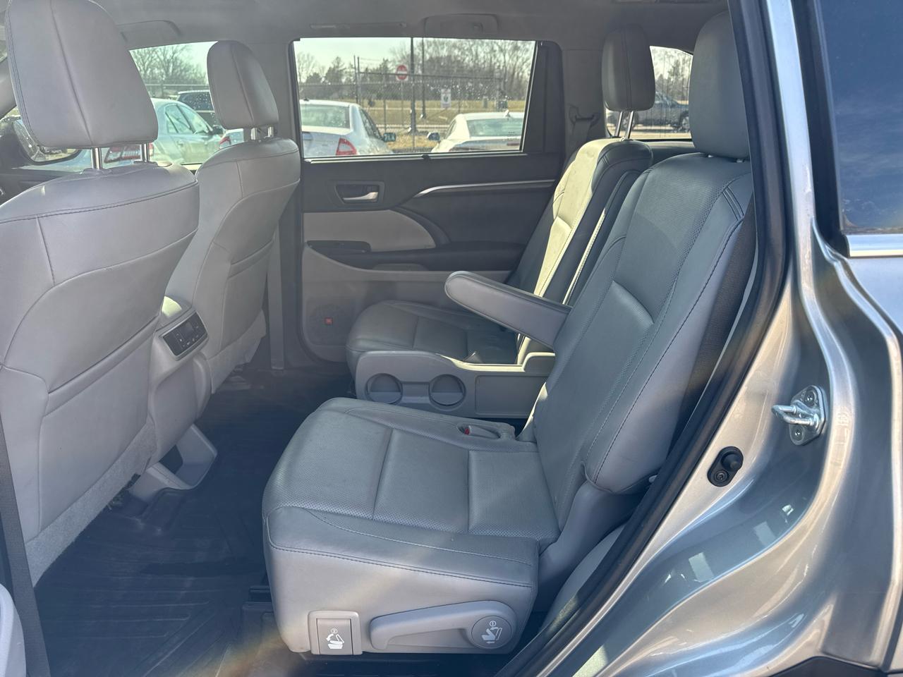 Toyota Highlander AWD 4dr V6 Limited (Natl) 2016