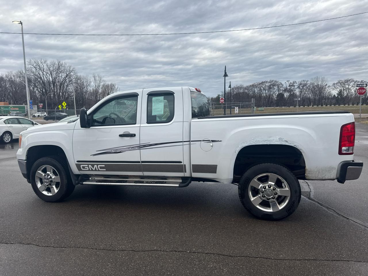 GMC Sierra 2500HD 4WD Ext Cab 144.2" Work Truck 2011