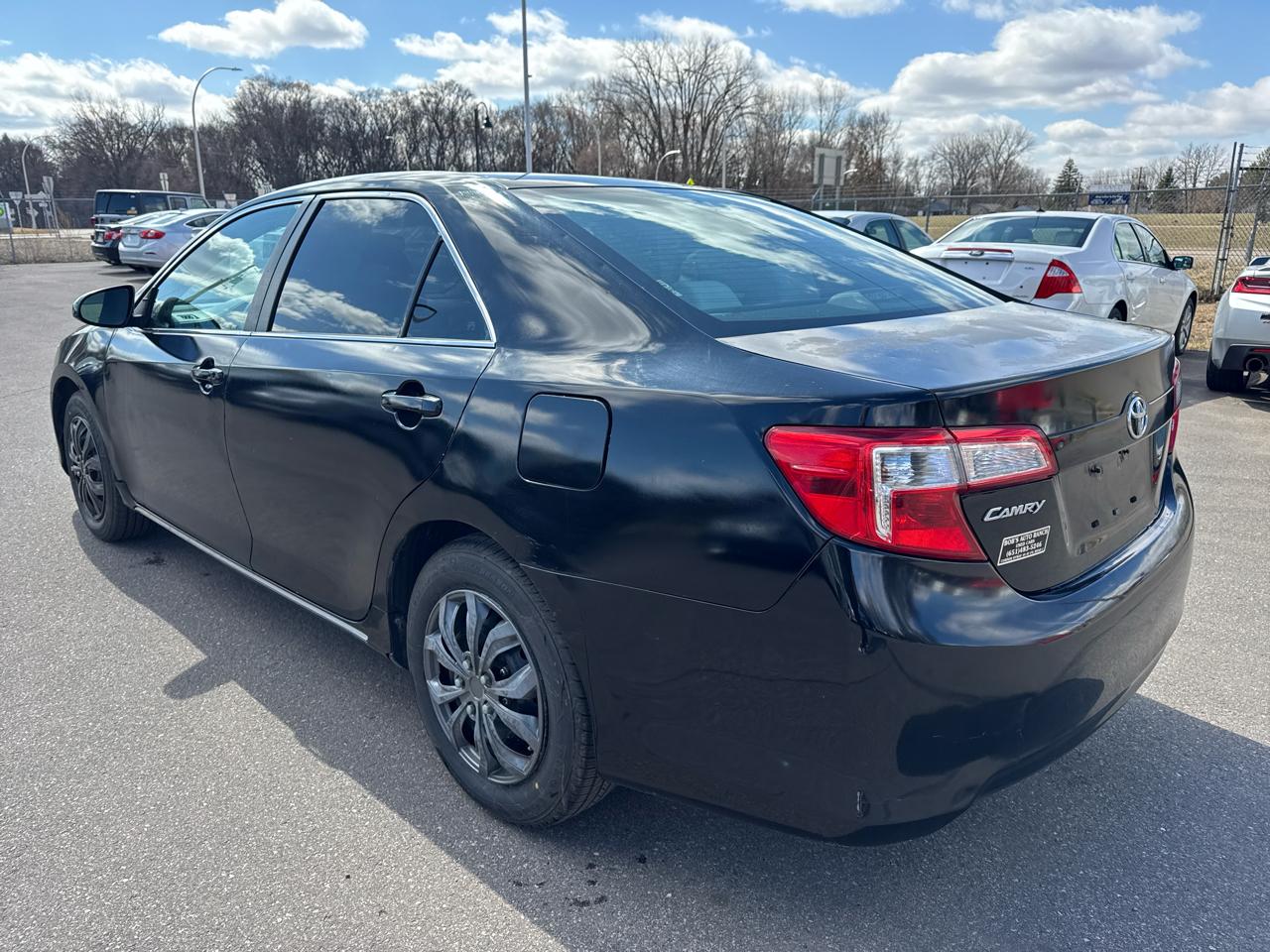 Toyota Camry 4dr Sdn I4 Auto XLE (Natl) 2013