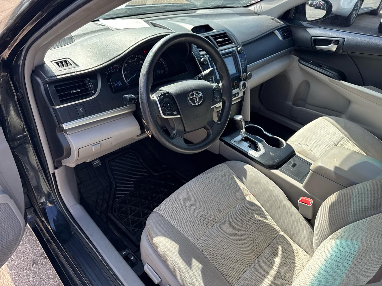 Toyota Camry 4dr Sdn I4 Auto XLE (Natl) 2013