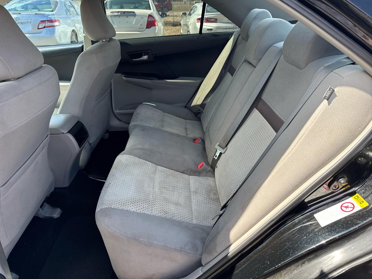 Toyota Camry 4dr Sdn I4 Auto XLE (Natl) 2013