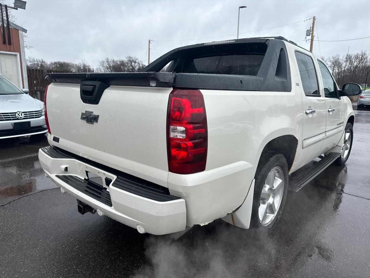 Chevrolet Avalanche 4WD Crew Cab 130" LTZ 2008