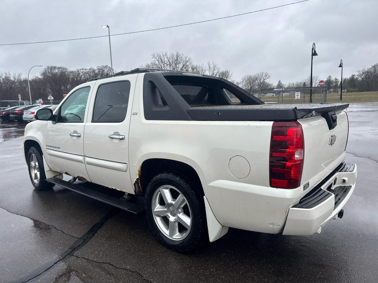 Chevrolet Avalanche 4WD Crew Cab 130" LTZ 2008