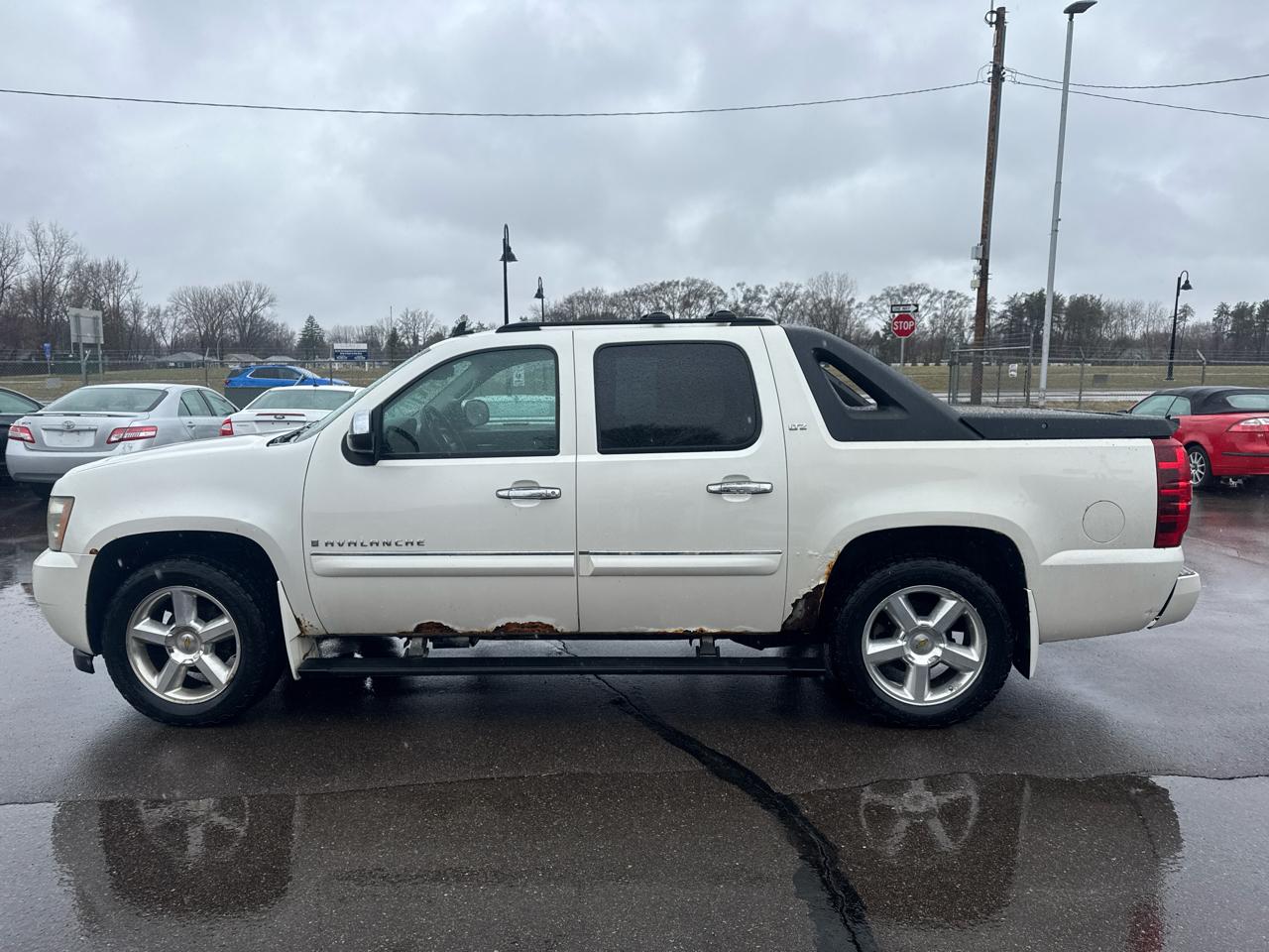 Chevrolet Avalanche 4WD Crew Cab 130" LTZ 2008