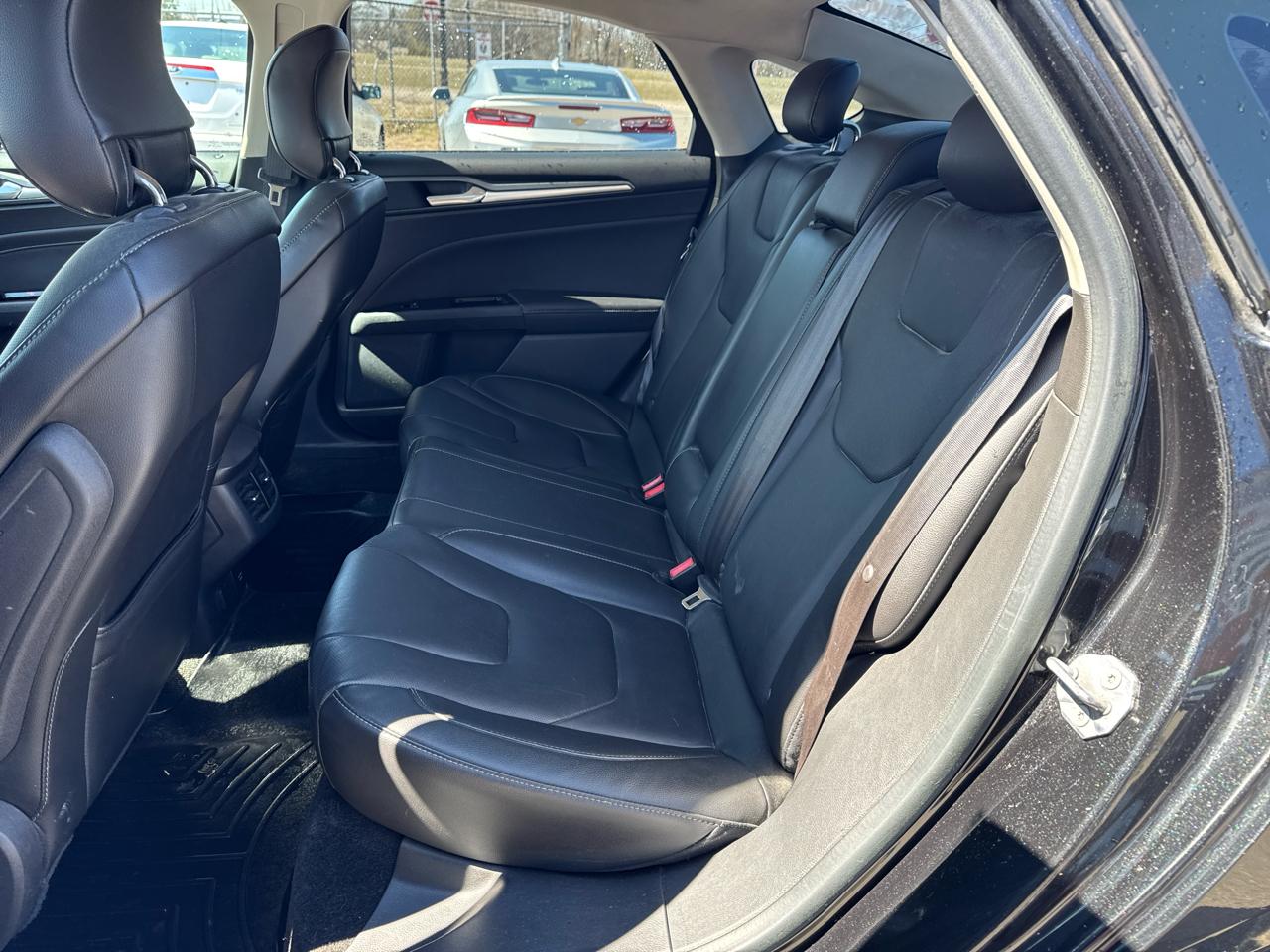 Ford Fusion 4dr Sdn Titanium AWD 2013