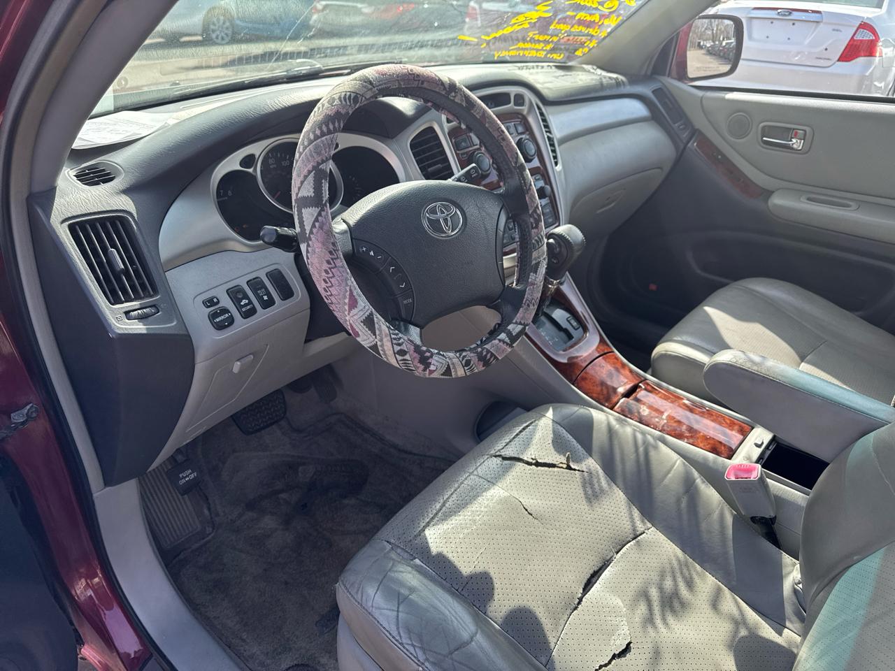 Toyota Highlander 4dr V6 4WD w/3rd Row (Natl) 2004