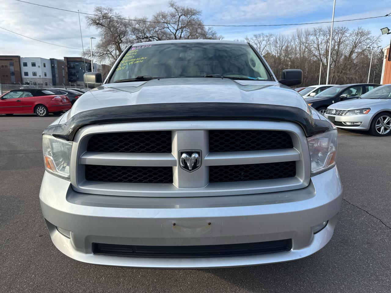 RAM 1500 4WD Crew Cab 140.5" Express 2012