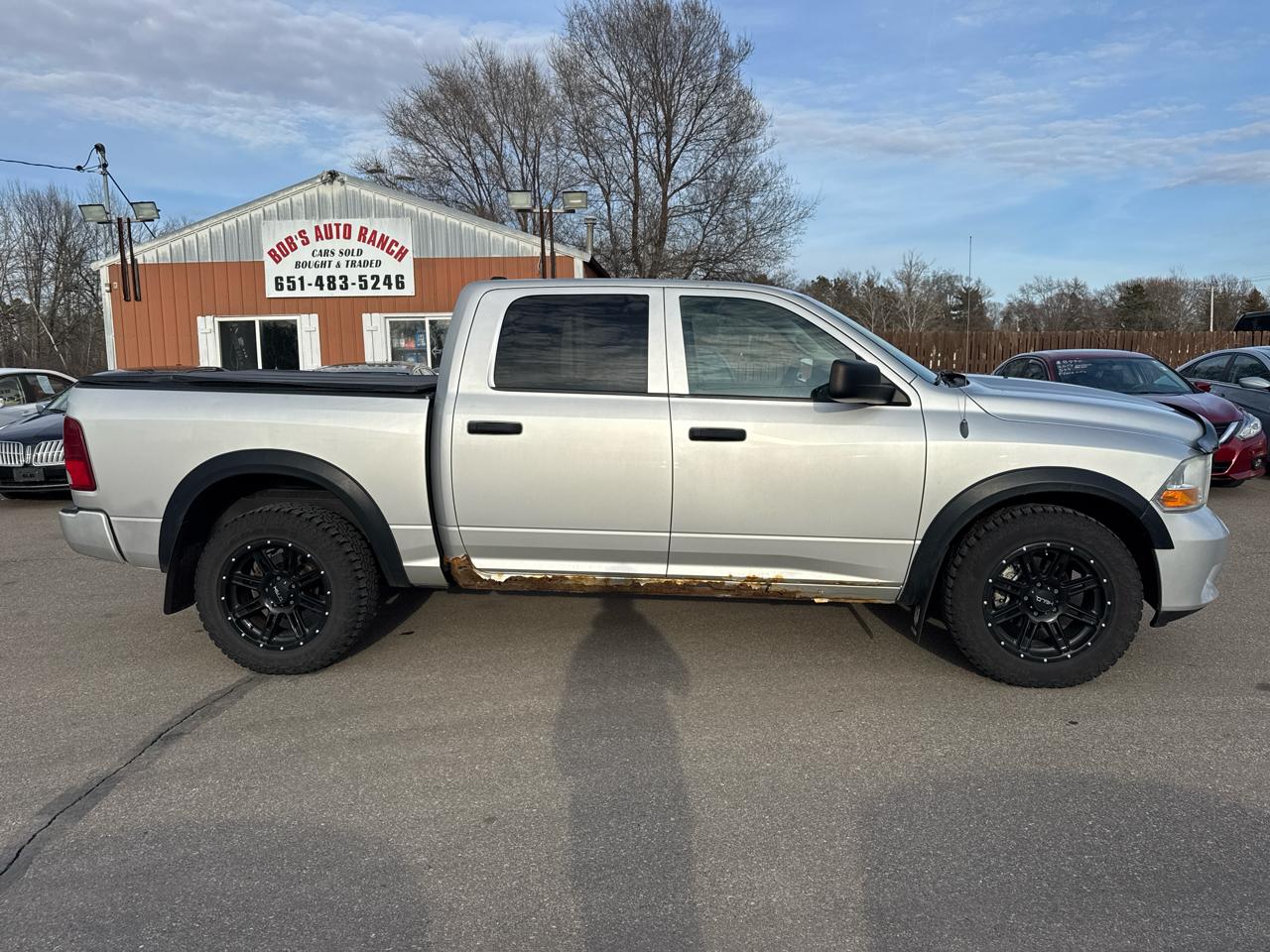 RAM 1500 4WD Crew Cab 140.5" Express 2012