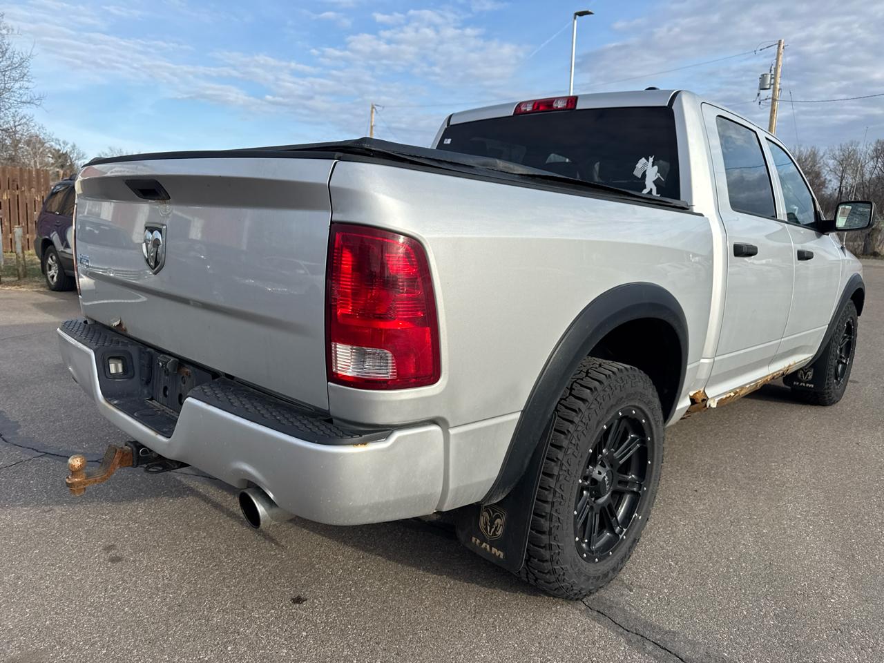 RAM 1500 4WD Crew Cab 140.5" Express 2012